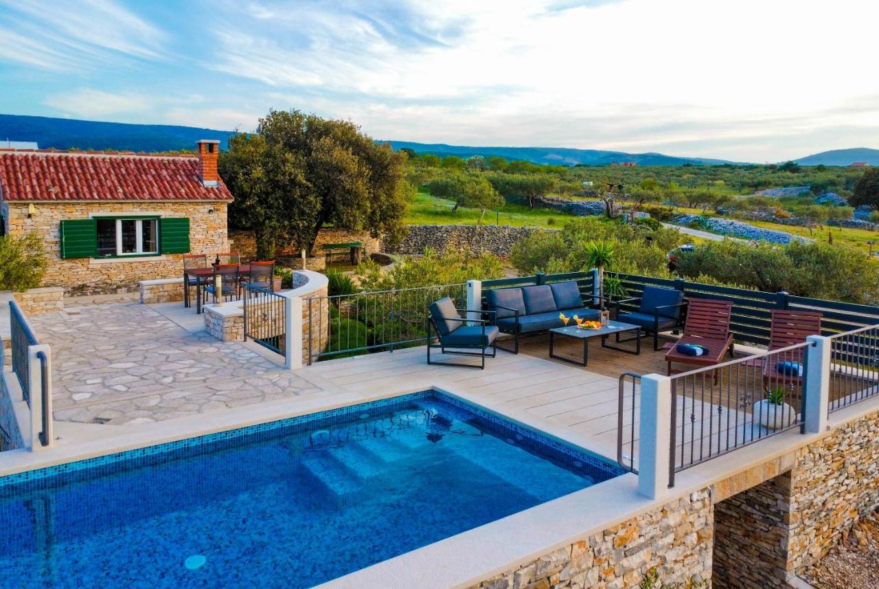 Heritage Holiday House Lori With Pool Постира Екстериор снимка