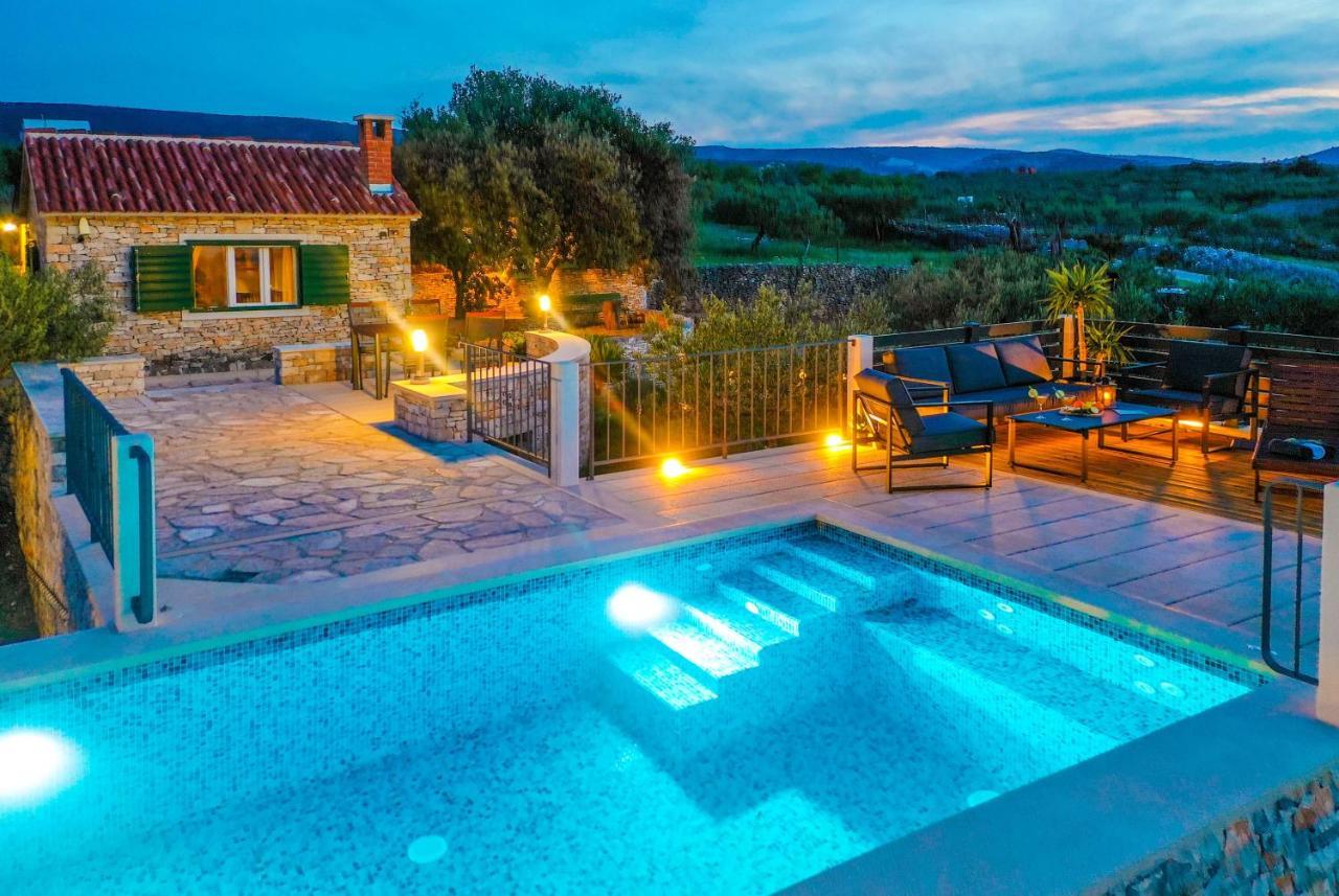 Heritage Holiday House Lori With Pool Постира Екстериор снимка