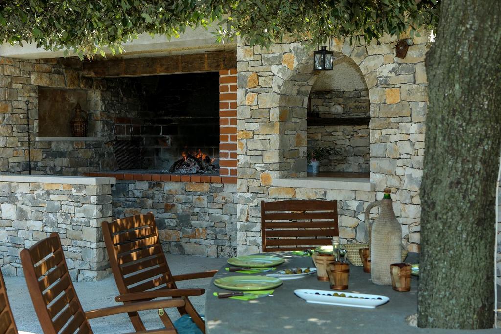 Heritage Holiday House Lori With Pool Постира Екстериор снимка